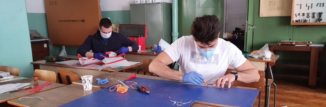 Студенти МФ настављају хуману мисију: Још хиљаду заштитних визира за лекаре