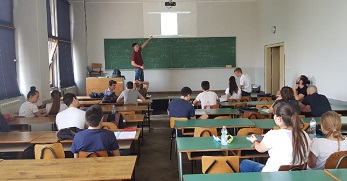 Групно спремање испита уз заштитне маске