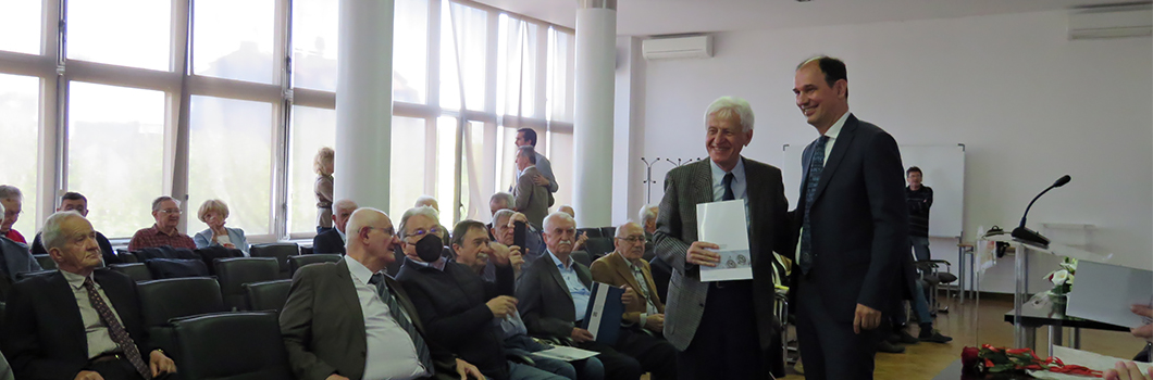 Златне дипломе машинцима који су дипломирали `70. и`71. године    