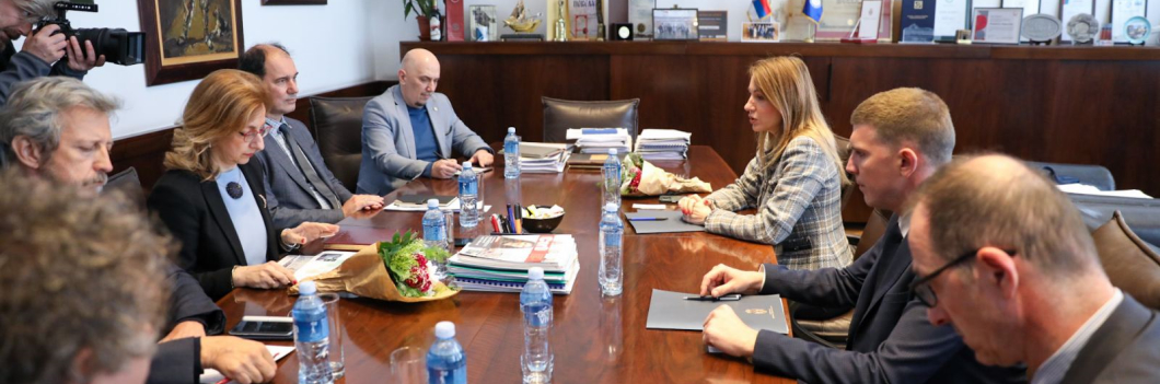 Дубравка Ђедовић у посети Машинском факултету: Важна сарадња факултета, државе и привреде у области енергетике 